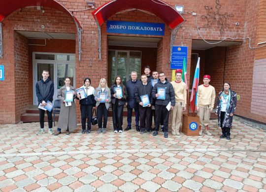 photo_5470161595222063148_y